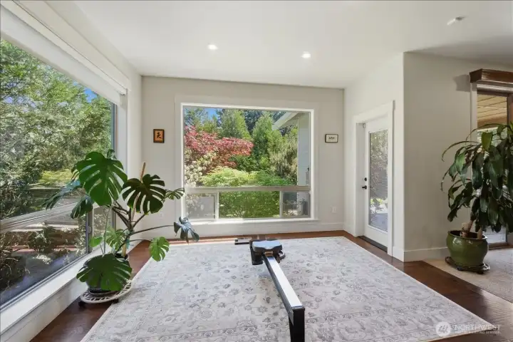 Kitchen eating area