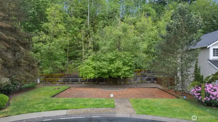 Green space across the Culdesac