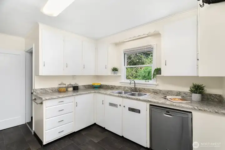Upper unit kitchen