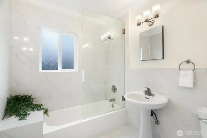 upper unit bathroom
