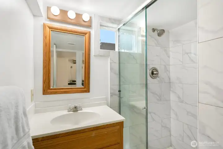 lower unit bathroom