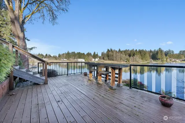 Lower Deck above Dock