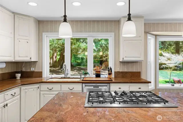 Gas cooktop with five burners!