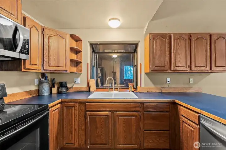 Tons of cabinet space!