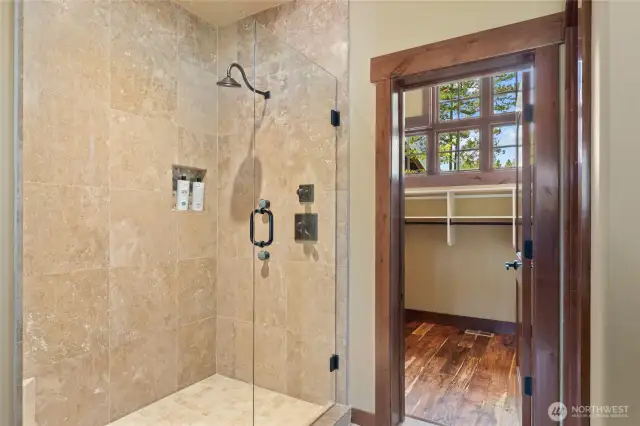 Primary bedroom bathroom