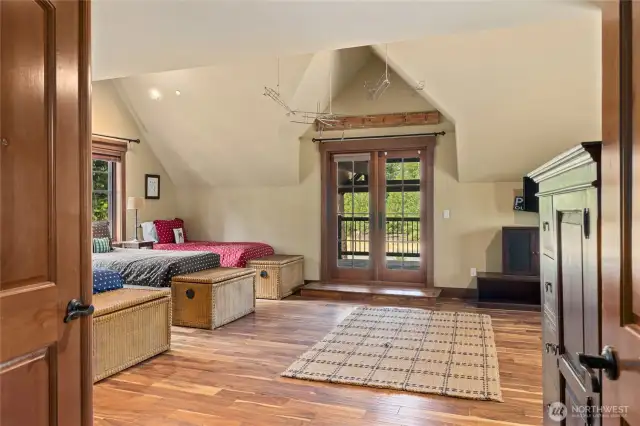 Upstairs Bonus Room