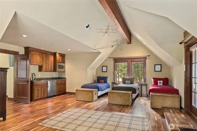 Upstairs Bonus Room with kitchenette