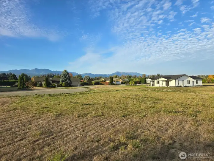 Olympic Mountain Range views are protected from this lot