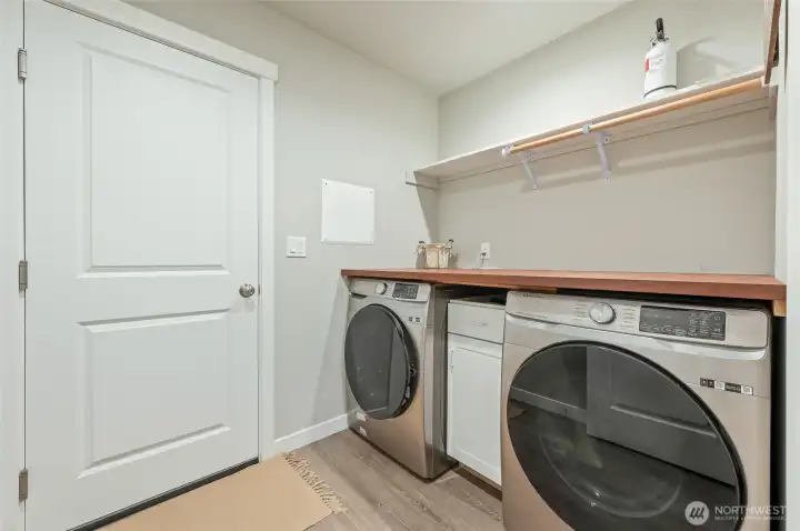 laundry room to the garage door