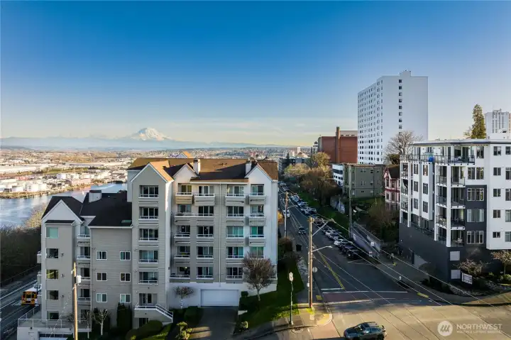 Even a Mt Ranier view from the neighborhood!