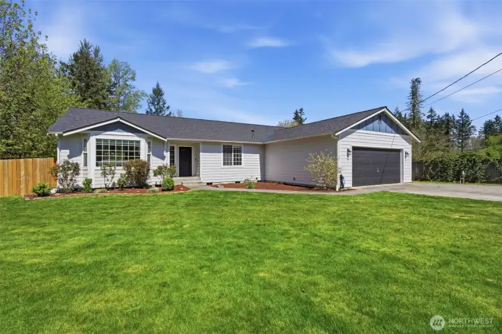 spacious front yard
