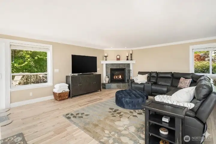 Tons of different furniture configuration options.