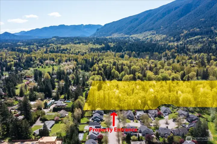 Access from Mountain View Boulevard with impressive wide streets and sidewalks offering a pleasant streetscape on approach to your future dream home