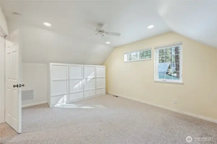 Upstairs Bedroom 2