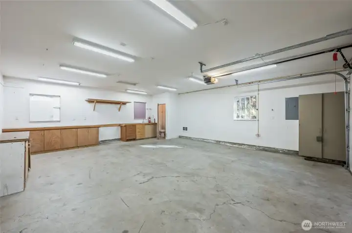 Detached shop/ garage