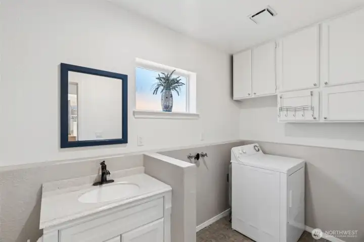 Half Bath/Laundry