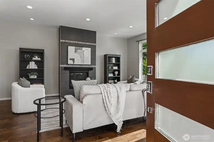 Entryway leads right into your open floorplan living room. Entryway leads right into your open floorplan living room.