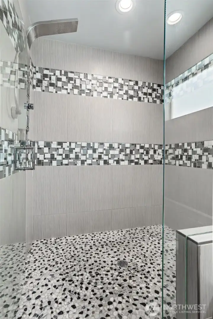 Shower in the primary Bathroom Shower in the primary Bathroom
