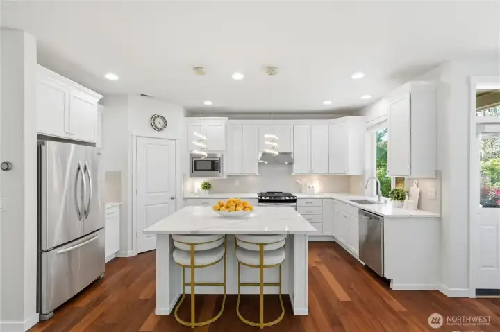 Gorgeous, bright kitchen recently remodeled!