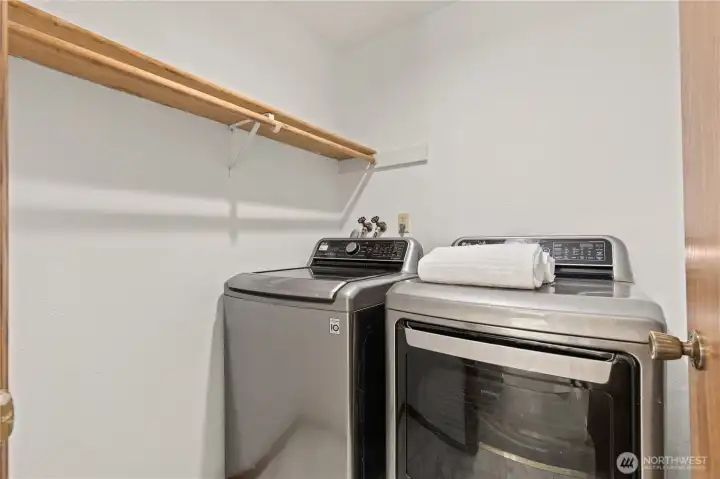 2nd Flr - Laundry Rm (W/D Full Set)