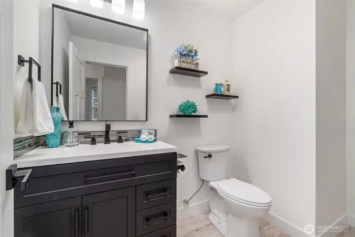 Main level 3/4 bathroom Main level 3/4 bathroom