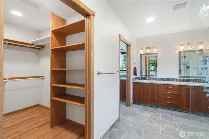 Primary Suite on Main walk-in closet and bathroom. Primary Suite on Main walk-in closet and bathroom.