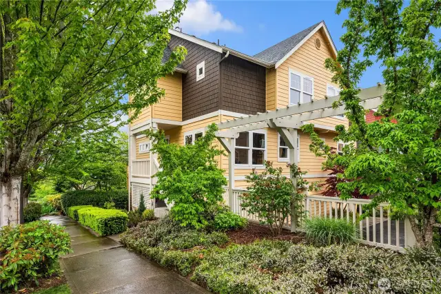 Beautifully landscaped, fantastic curb appeal and all exterior maintenance handled on your behalf by the well run and well funded HOA.