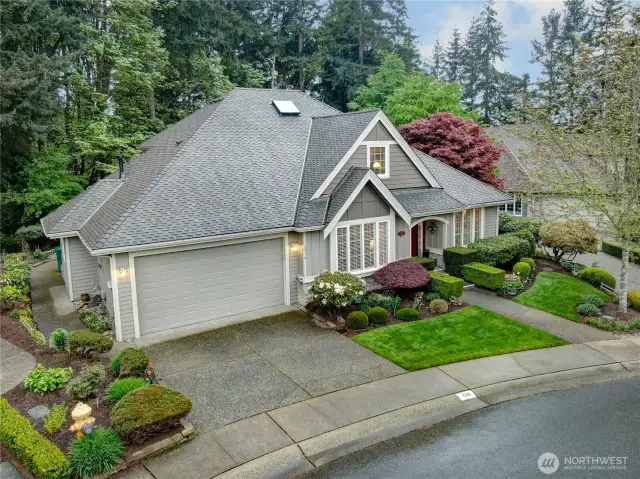 Convenient walkway to private back yard, backing to forested Nickel Creek Park.