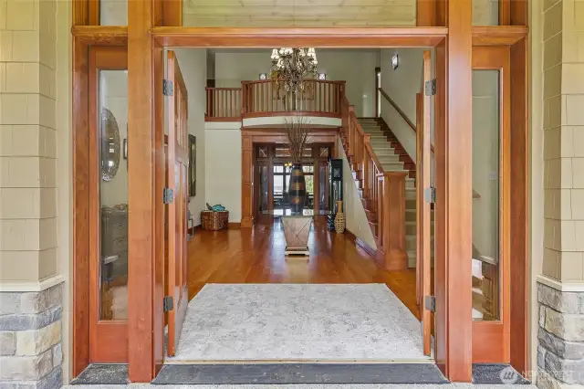 The foyer is so welcoming.