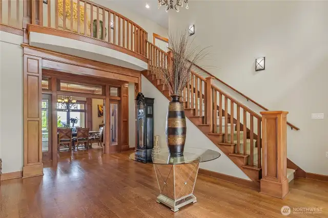 Beautiful staircase to the upper level.