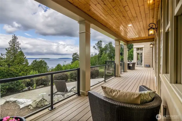 The front deck is party ready.