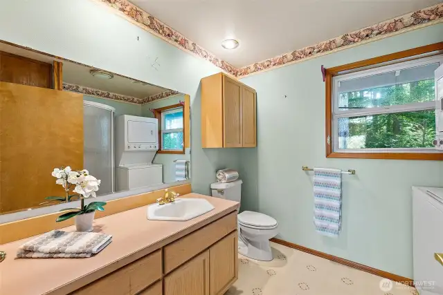 Upstairs Hall Bathroom with Washer & Dryer Too
