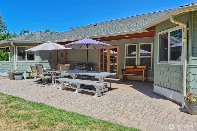 Front patio - perfect for entertaining, relaxing outside in the sunshine or dining alfresco.