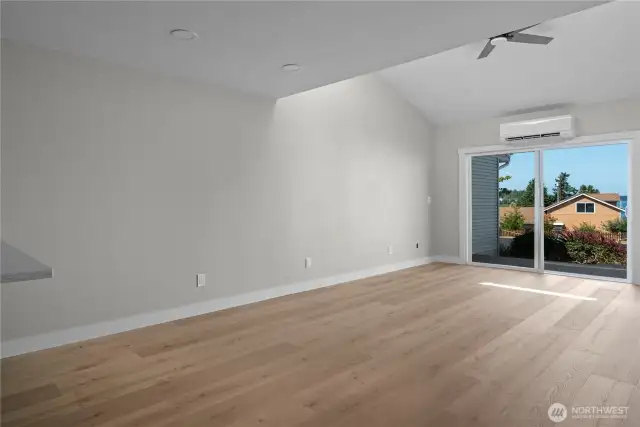 Living room/dining room