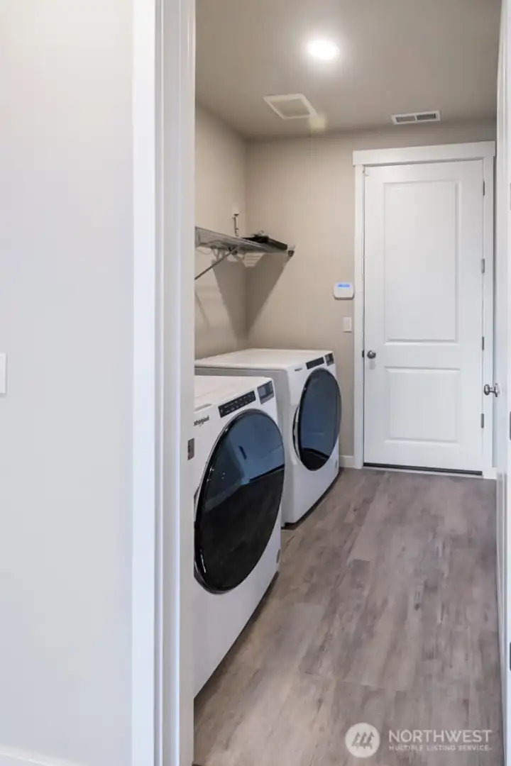 Washer and dryer stay