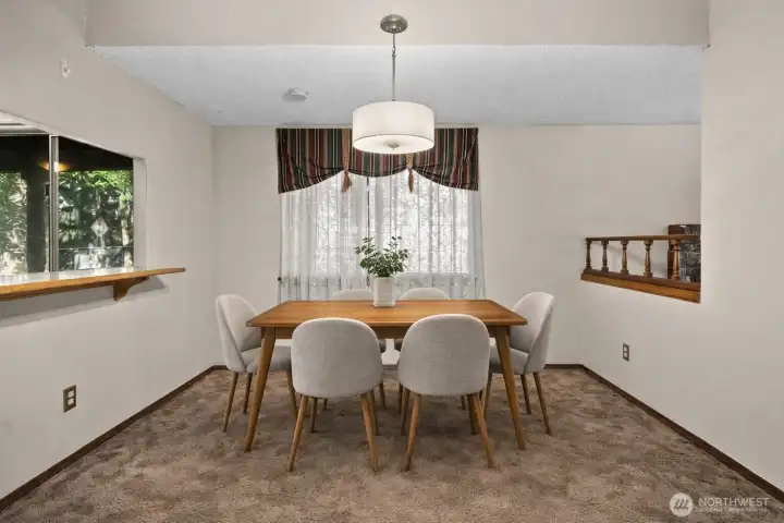 Virtual Staged Dining Room