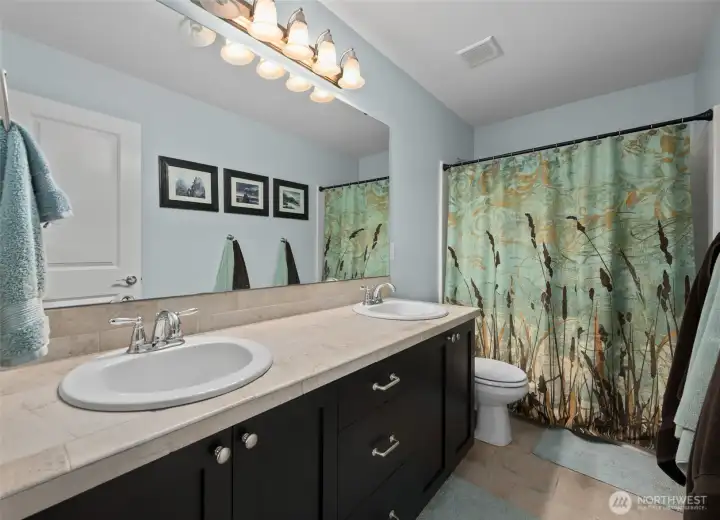 Upstairs Guest Full Bathroom