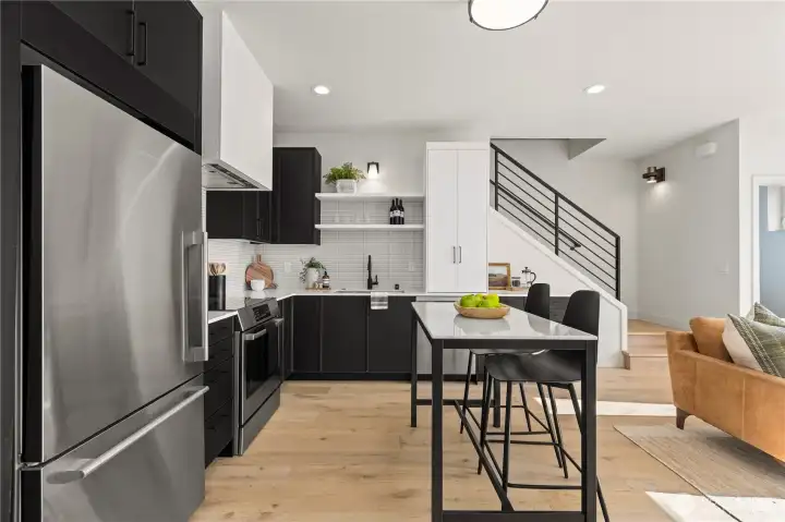 Large eat-n kitchen with Fisher Paykal & Bosch appliances