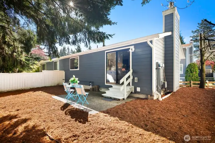 Spacious yard! Fresh mulch + fenced
