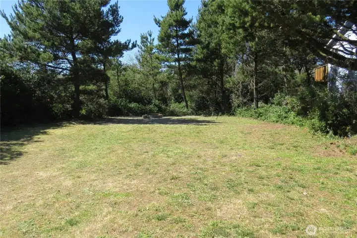 This is an amazing opportunity to build a tranquil setting for a multi-story home with gorgeous views of the ocean.