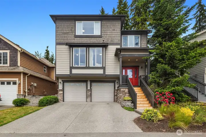 Welcome to Admiralty Manor! This home has been extensively updated. Welcome to Admiralty Manor! This home has been extensively updated.