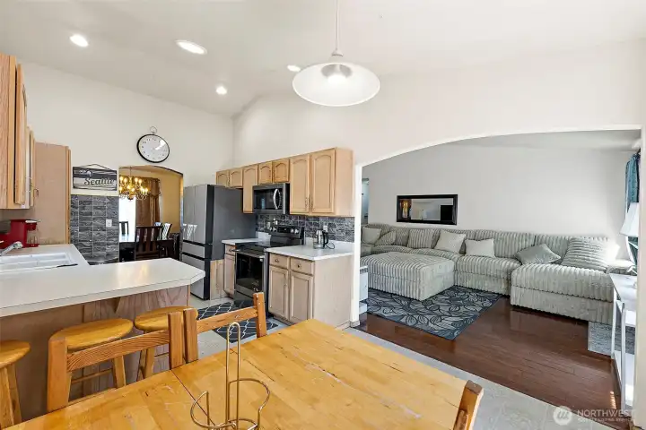 Large Kitchen with eating area