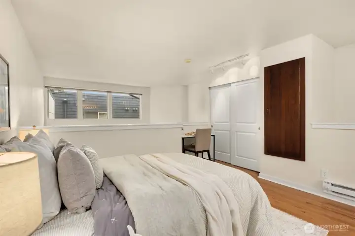 Good bedroom closet space Good bedroom closet space
