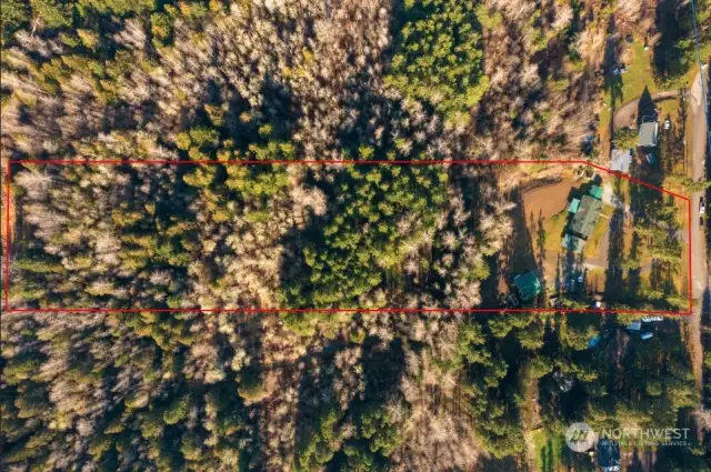 Property outline. This is a guideline for approximate property lines.