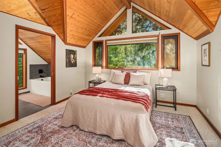 Looking for peace and quiet in a spa-like retreat? Third floor primary suite feels like a world away - your own treehouse above it all!