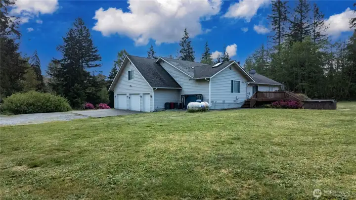 Large 2.5 car garage in addition to the shop