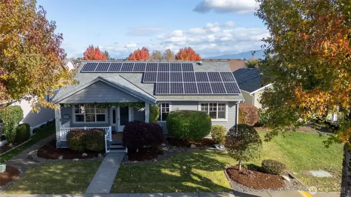 Whether you're looking to simplify, settle down, or just enjoy smart, stylish living, this Lynden gem has it all — without a single inch wasted.
