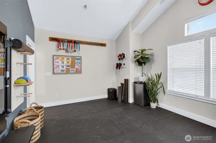 Large room for flex space or bedroom