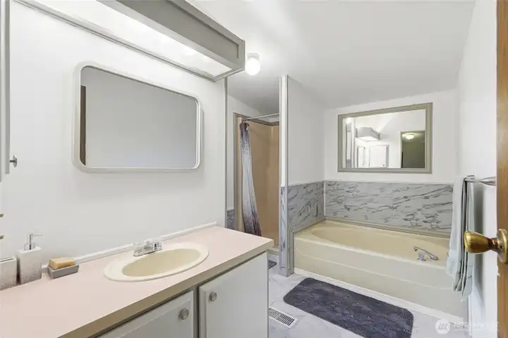 Full primary ensuite