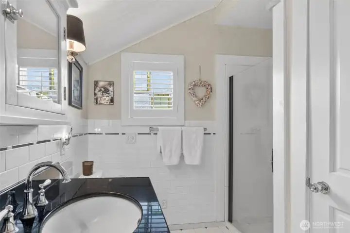 Primary shower